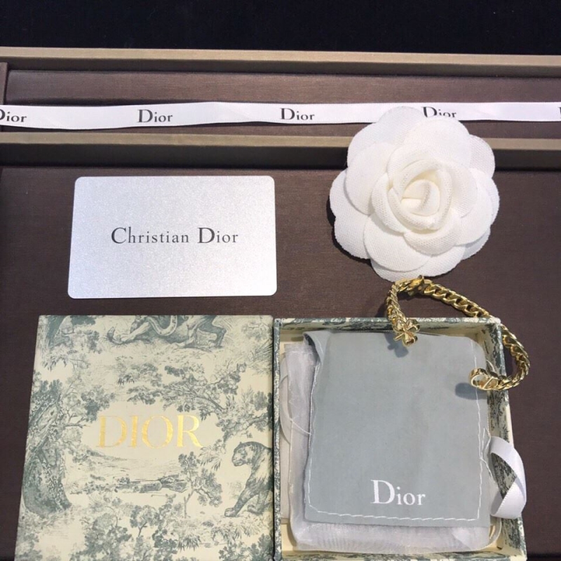 chr1st1an D10r bracelets